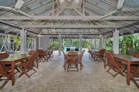 Trinity Beach Club Holiday Apartments Hotels in Trinity Beach