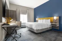 Comfort Inn & Suites Destin Near Henderson Beach