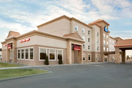 Days Inn & Suites by Wyndham Edmonton Airport