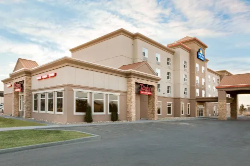 Days Inn & Suites by Wyndham Edmonton Airport