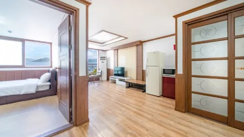 Tongyeong White Beach Pension