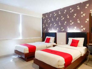 RedDoorz Plus at Grand Pacifik Hotel Makassar