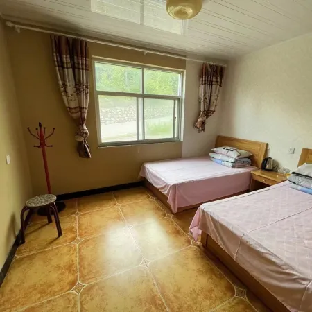 Yiyuan Grassland Home Farmyard
