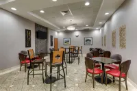 Drury Inn & Suites St Joseph - breakfast