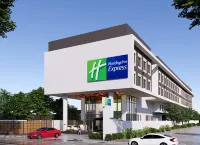 Holiday Inn Express Bengaluru Bommasandra Hotels near LEELA FISH AQUARIUM