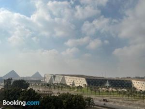 Golden Grand Museum & Pyramids View