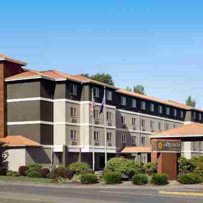 La Quinta Inn & Suites by Wyndham Salem or Hotel Exterior