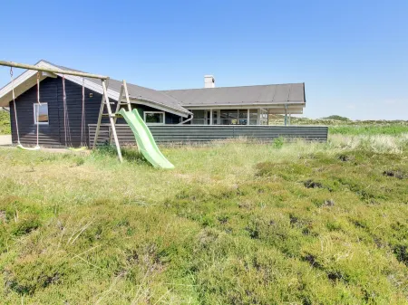 "Thrugils" - 800m from the Sea Отели рядом с достопримечательностью «Houstrup»