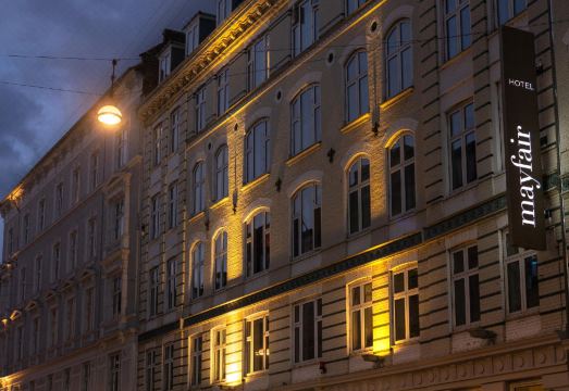 호텔 조식 및 로비