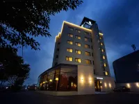 群山頂雲飯店