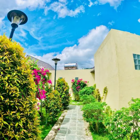 Aloha Hotel - Binh Tien