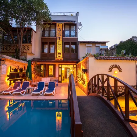 Castle Old Town Hotel
