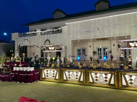 Hotel Sarai Bharatgarh Отели в г. Anandpur Sahib