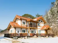 Gyeongju Hanok Kkotjam Pension Hotels near Sinseonsa Temple