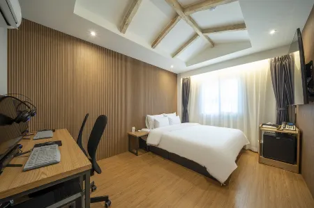Changwon Sangnam-Dong Hotel T.T
