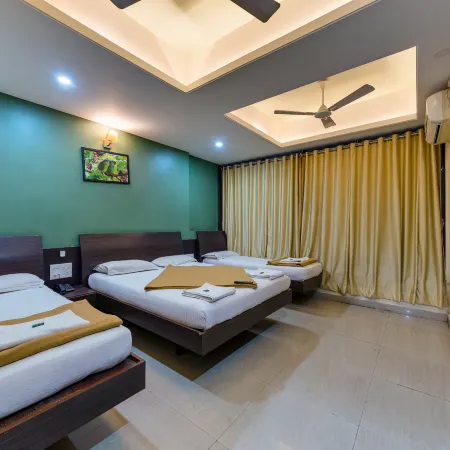 Hotel RadhaKrishna-Couple Friendly