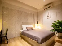 Lá Hotel Q10 Hotels near District 5