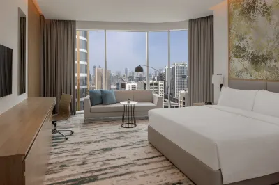 فندق هوليداي إن دبي بيزنس باي Hotels near Dubai Land CENTRAL COMMUNITY HUB MOSQUE