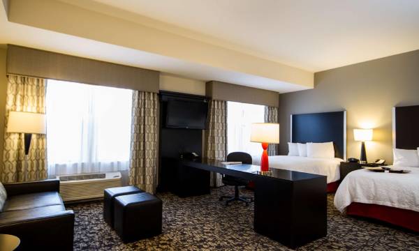Hampton Inn & Suites Roanoke Airport