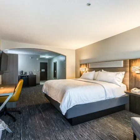 Holiday Inn Express & Suites SALINA by IHG