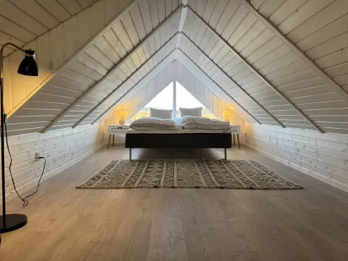 "Edvard" - 400m from the Sea