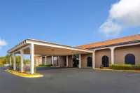 Quality Inn Forsyth Near GA Public Safety Training Center - parking