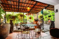 Casa Aurora Garden Retreat