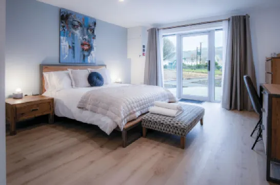 Suite 6 - Sleeping Giant Hotel - PEN Y CAE Inn Hotels in 