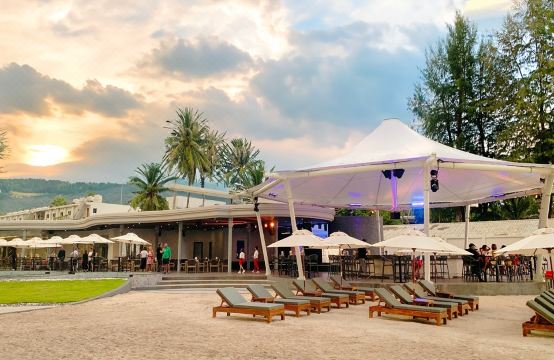 2. 아모라 비치 리..