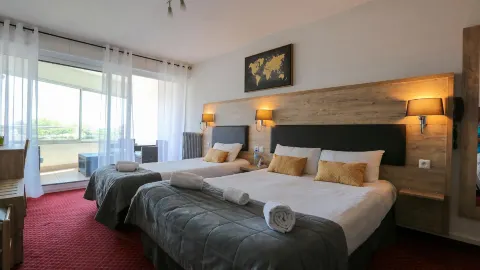 Brit Hotel Bleu Nuit in Saintes