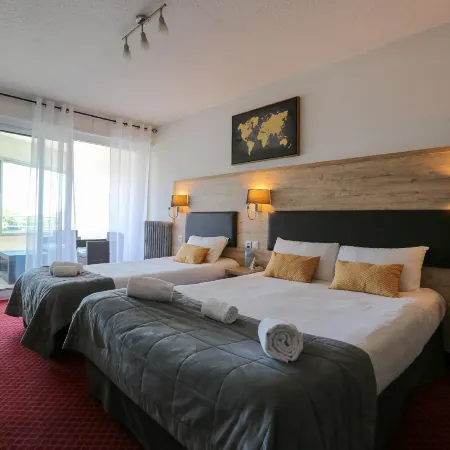 Brit Hotel Bleu Nuit