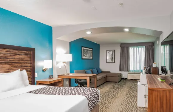 湯博爾拉昆塔温德姆套房酒店