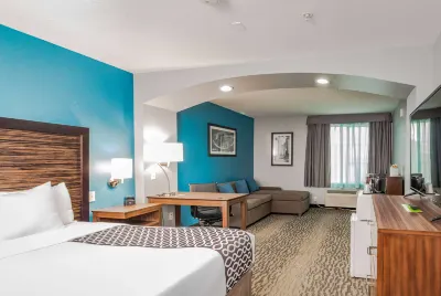 La Quinta Inn & Suites by Wyndham Tomball Hotels in Tomball