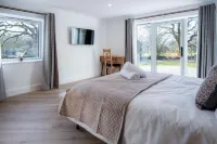 Suite 9 - Sleeping Giant Hotel - PEN Y CAE Inn Hotels in Glyn Tarell