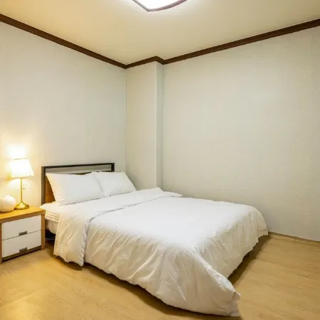 Yangyang Hajodae Condotel Pension (Ocean View) Отели рядом с достопримечательностью «Пляж Хаджодэ»