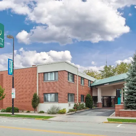 Quality Inn & Suites Downtown