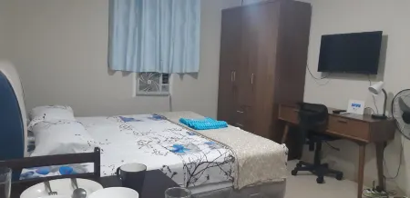 HolidayHome(Studio-318, King Bed)