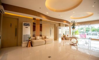 4. Hotel Dr..