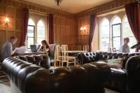 Castle at Edgehill Hotels in Ratley and Upton