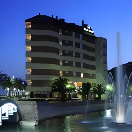 Akquaaa Boutique Hotel Отели рядом с достопримечательностью «Пляж Кунит»