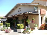 Chez Terrassier - Logis Hôtels - Hotel et Restaurant Hotels in Puycelci