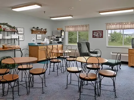 Super 8 by Wyndham Greenville Отели в г. Покахонтас