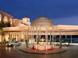 Balboa Bay Resort