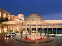 Balboa Bay Resort