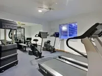 Holiday Inn Express MACKINAW CITY by IHG - Gym