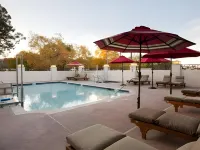 The Oaks Hotel & Suites - Pools