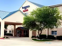 Fairfield Inn & Suites Dallas Plano Hotels near Trader Joe's