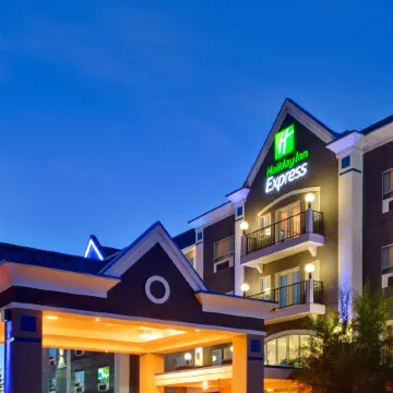 Holiday Inn Express & Suites CALGARY SOUTH-MACLEOD TRAIL S by IHG