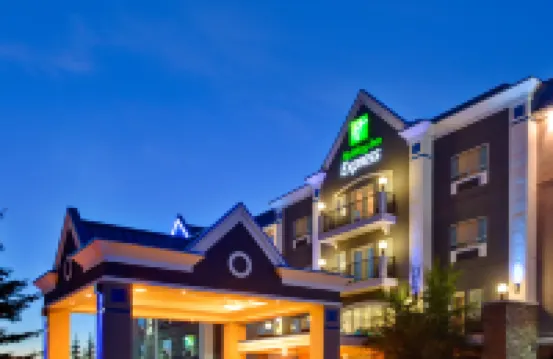 Holiday Inn Express & Suites CALGARY SOUTH-MACLEOD TRAIL S by IHG