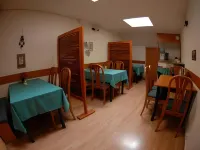 Hotel Wolf Hotels in Pruhonice